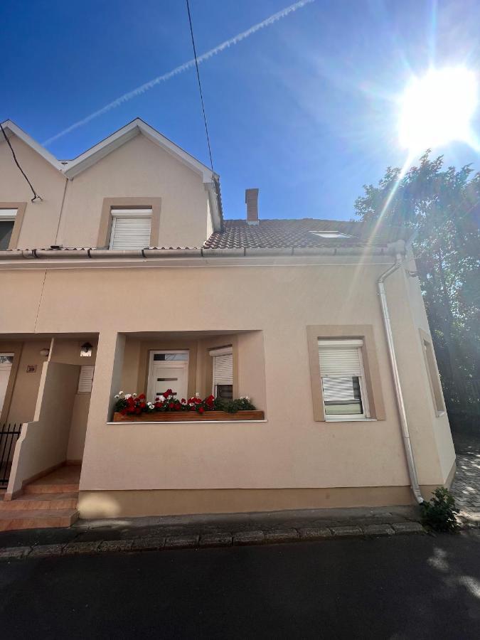 Apartment Kisvolgy Eger Exterior photo
